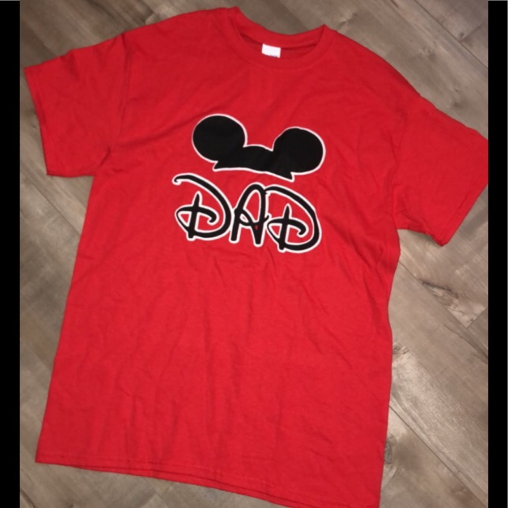 Men’s Disney dad shirt sz medium